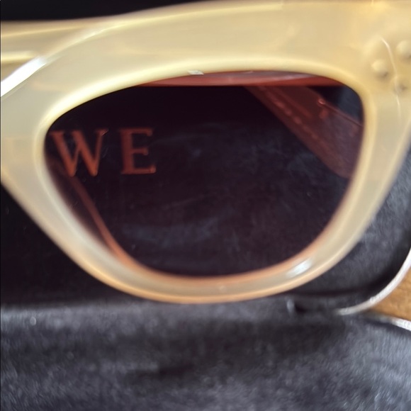 KREWE Jena Blonde Sunglasses with Mirrored Lenses - Picture 4 of 13